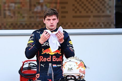 Verstappen perdió tiempo en Bakú por los pequeños errores