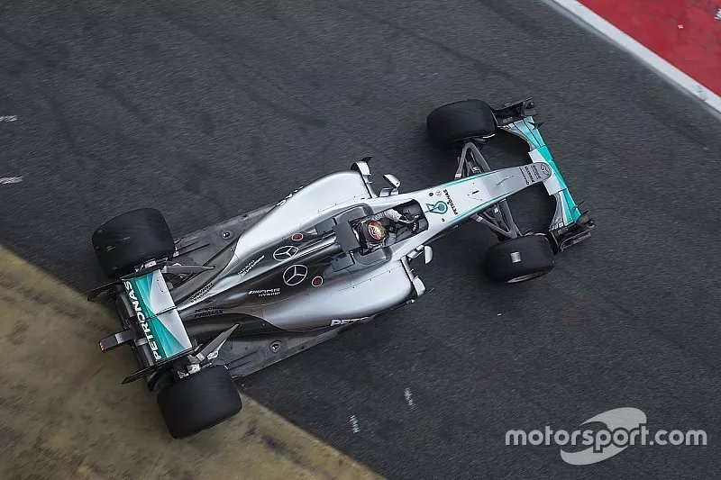 Pascal Wehrlein, Mercedes F1 Team testing 2017-spec Pirelli tyres