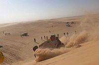 VIDEO: Alonso vuelca en la etapa 10 del Dakar