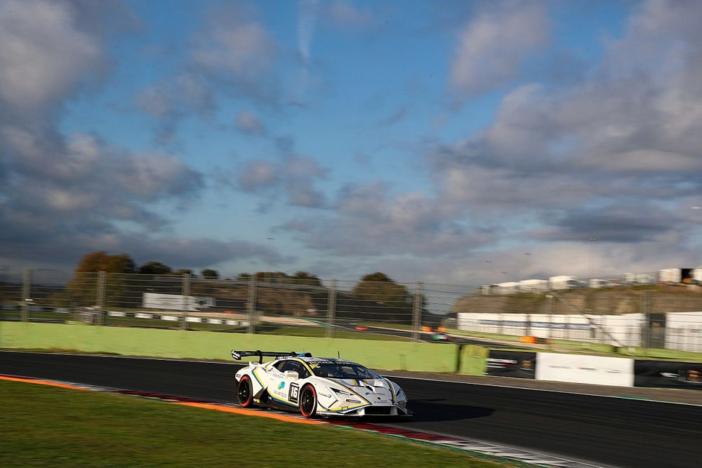 #16 Andrzej Lewandowski, VSR - Vincenzo Sospiri Racing