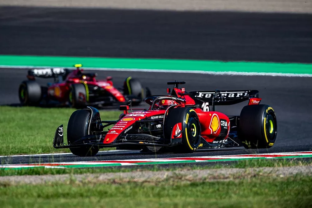 Charles Leclerc, Ferrari SF-23, Carlos Sainz, Ferrari SF-23