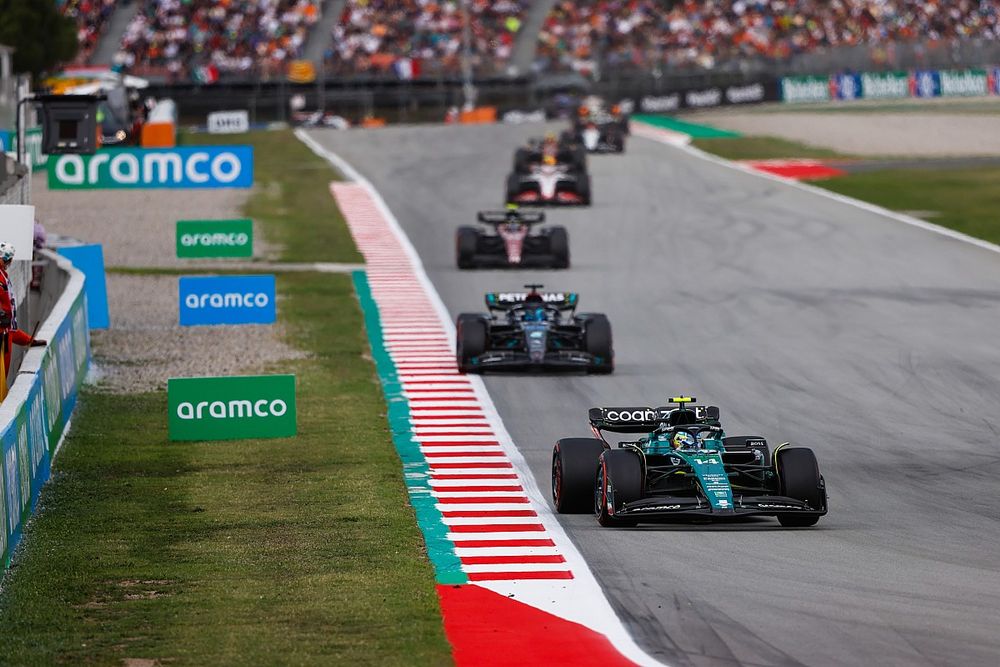 Fernando Alonso, Aston Martin AMR23, George Russell, Mercedes F1 W14, Zhou Guanyu, Alfa Romeo C43