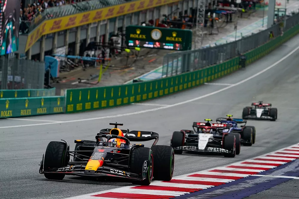 Max Verstappen, Red Bull Racing RB19 