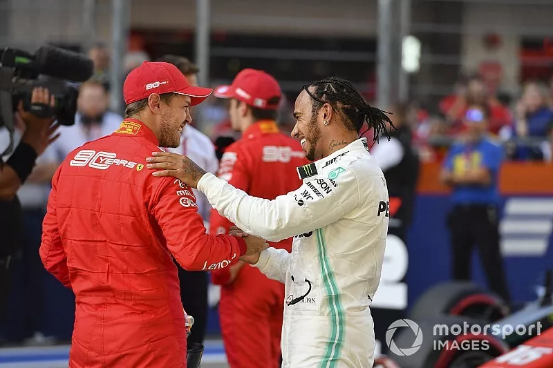 Lewis Hamilton, Mercedes AMG F1, e Sebastian Vettel, Ferrari 