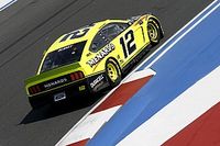 Ryan Blaney lidera la pr&aacute;ctica matutina en el Roval