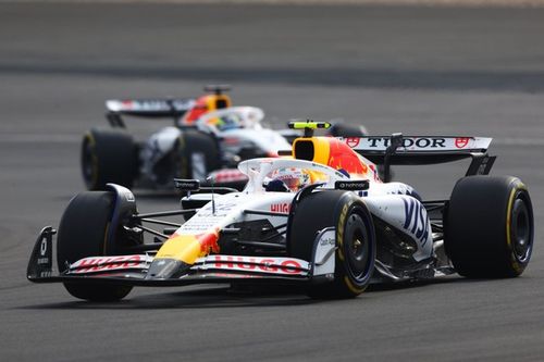 ¿Cómo le fue a Hadjar ante Tsunoda en su 'primera' carrera de F1 en China?