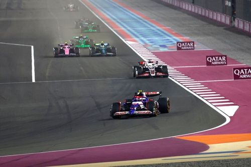 Tsunoda y su confusi&oacute;n en la radio en Qatar: Escuch&eacute; castor y no retrovisor