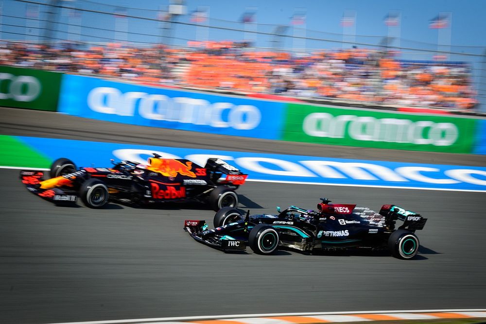 Max Verstappen, Red Bull Racing RB16B, Lewis Hamilton, Mercedes W12