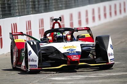Santiago ePrix: İlk seansın lideri Di Grassi, Buemi kaza yaptı
