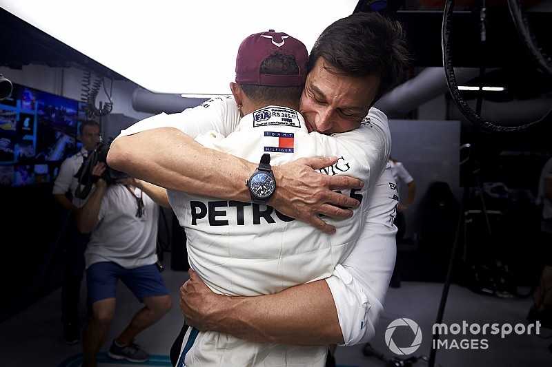 Wolff prijst Hamilton: “Meest epische ronde ooit”