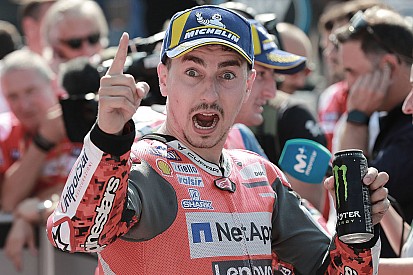 Lorenzo: “Todo esto no sirve de nada si no ganamos la carrera”