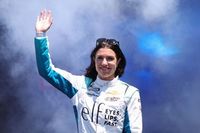 NASCAR: Katherine Legge também disputará as 400 Milhas de Indianápolis de 2025, ampliando impacto de iniciativa; entenda