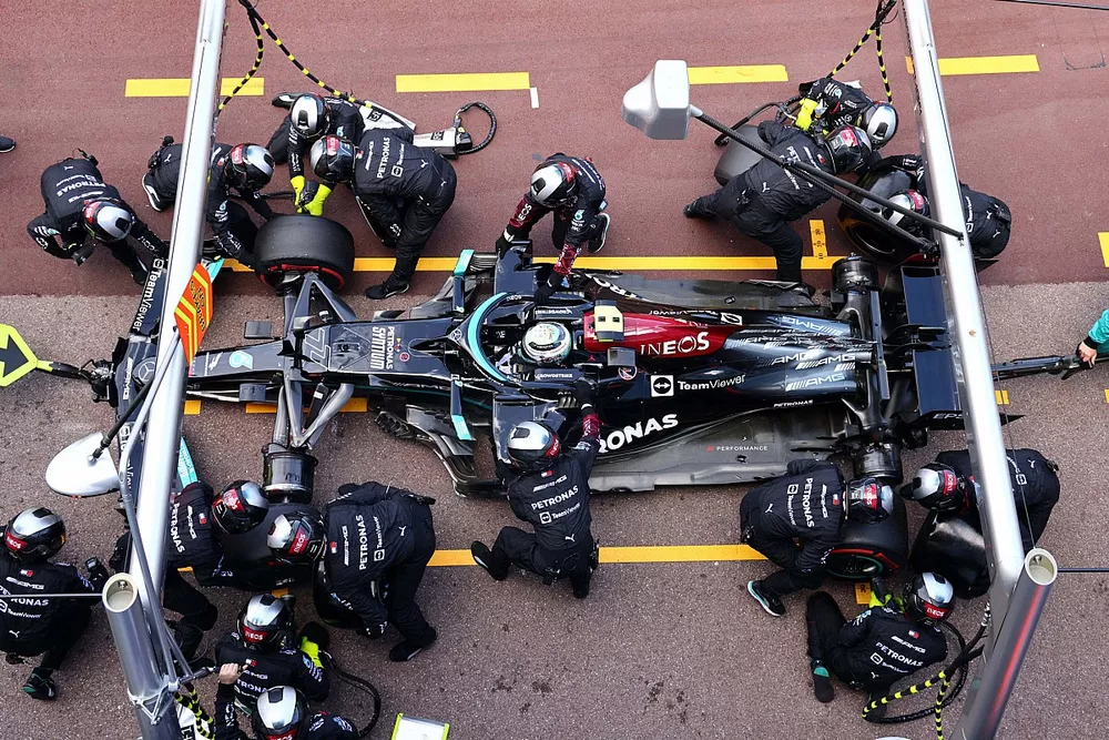Valtteri Bottas, Mercedes W12, makes a pit stop