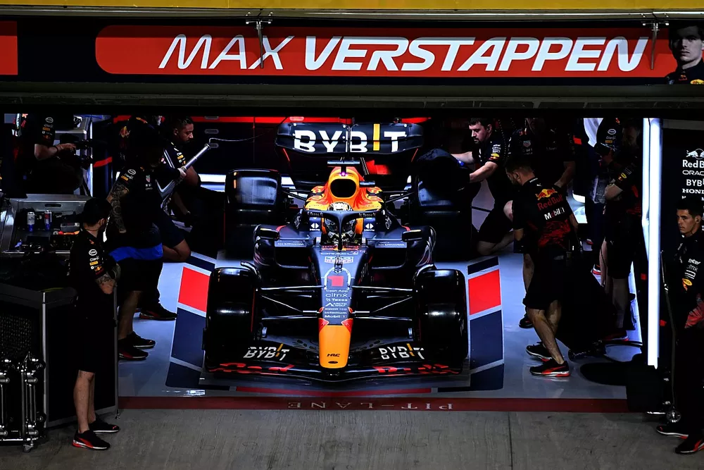 Max Verstappen, Red Bull Racing RB18, leaves the garage