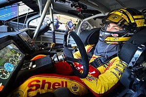 Joey Logano lideró la práctica final en Chicagoland