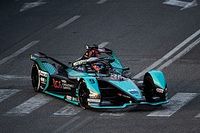 Evans zwycięża w pierwszym wyścigu