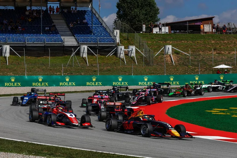 Arvid Lindblad, Prema Racing, leads Leonardo Fornaroli, Trident, Noel Leon, Van Amersfoort Racing, and Nikola Tsolov, ART Grand Prix