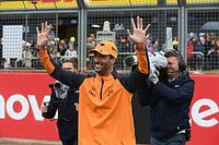 El divertido error de Ricciardo cuando vio a los manifestantes