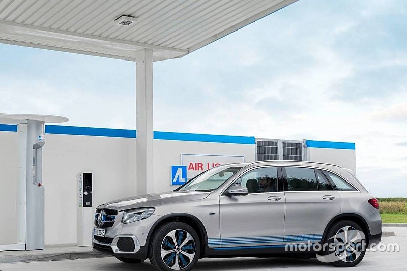 Mercedes-Benz почав поставки водневих кросоверів GLC F-Cell