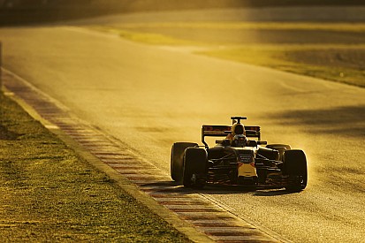 Ricciardo : Red Bull est à "moins d'une demi-seconde" de Mercedes