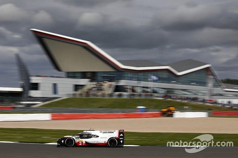 #2 Porsche Team Porsche 919 Hybrid: Timo Bernhard, Earl Bamber, Brendon Hartley