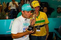 Após pole, Barrichello comemora 2º troféu Ayrton Senna