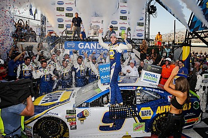 NASCAR in Dover: Chase Elliott staubt in spätem Chaos ab