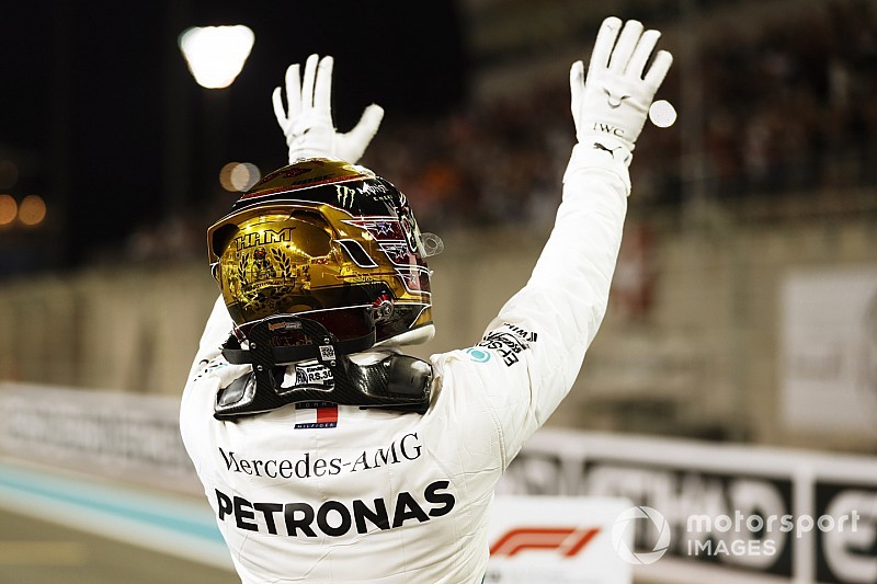 Hamilton emotioneel na pole: “Laatste kwalificatie met deze auto”
