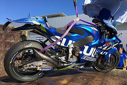 Новий гонщик Suzuki Мір зазнав першої аварії у MotoGP