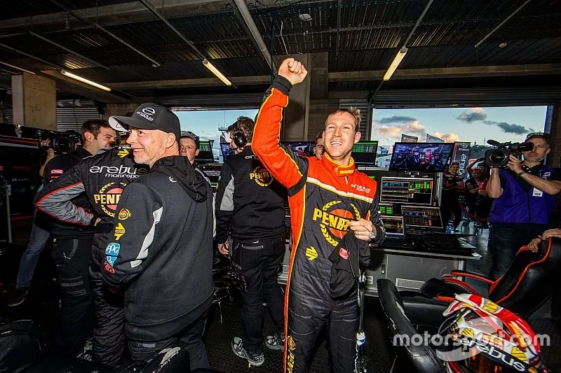 Pole sitter David Reynolds, Erebus Motorsport Holden