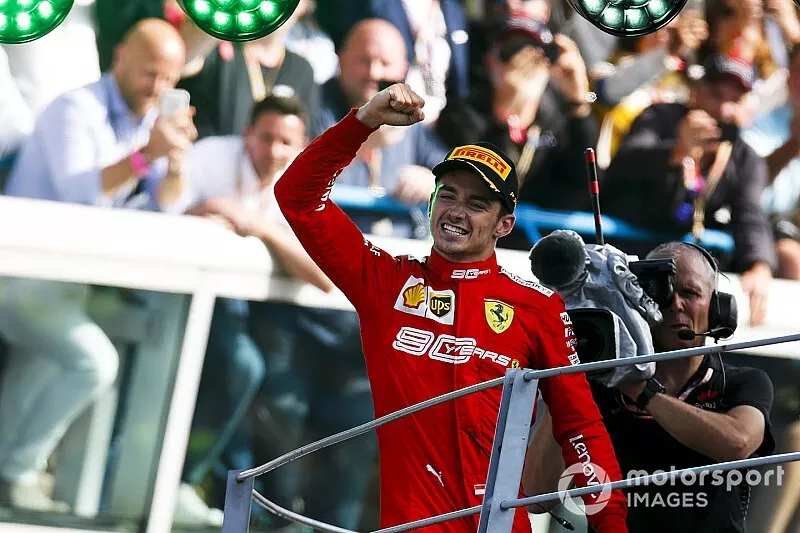Podio: ganador Charles Leclerc, Ferrari