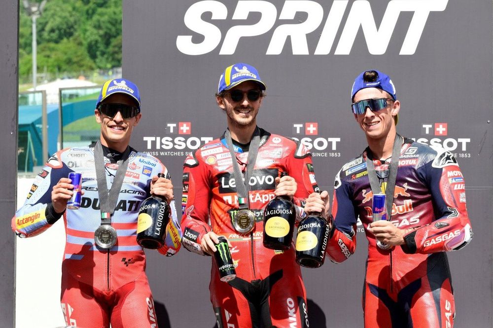 Ganador Sprint Francesco Bagnaia, Ducati Team, segundo  Marc Márquez, Gresini Racing, tercero Pedro Acosta, Red Bull GASGAS Tech3 