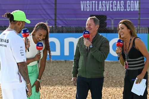 Brundle prueba el Mercedes de Hamilton y entiende sus problemas