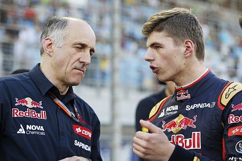 El consejo de Kvyat a Checo P&eacute;rez sobre Verstappen: se le puede ganar