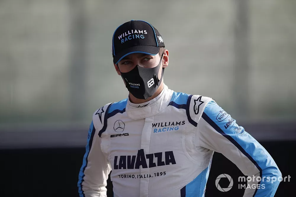 George Russell, Williams Racing, sulla griglia per la foto di fine stagione