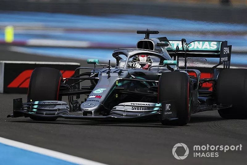 Lewis Hamilton, Mercedes AMG F1 W10, torna nel circuito