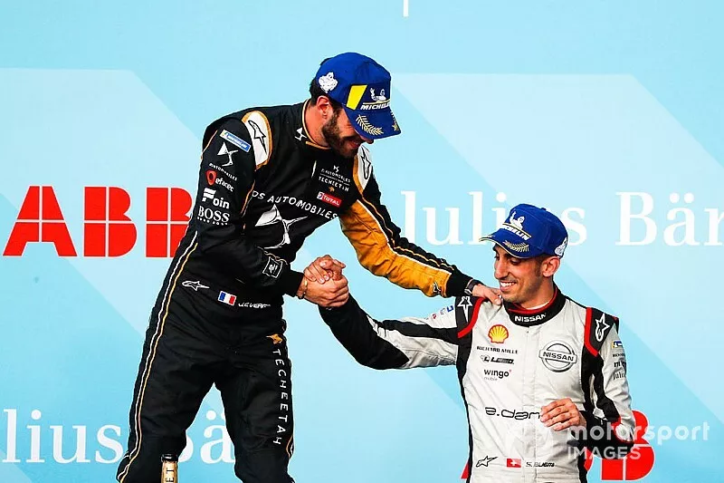 Race winner Jean-Eric Vergne, DS TECHEETAH congratulates S&eacute;bastien Buemi, Nissan e.Dams, 3rd position, on the podium