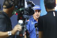 F1: Alonso acredita que Alpine precisa 'jogar com todas as cartas' para vencer McLaren