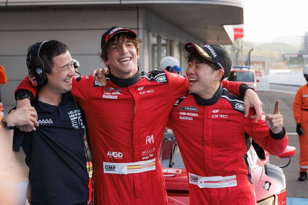 VELOREXフェラーリ、“ほぼ最後尾”から26台抜きで優勝！ 元F1ドライバー