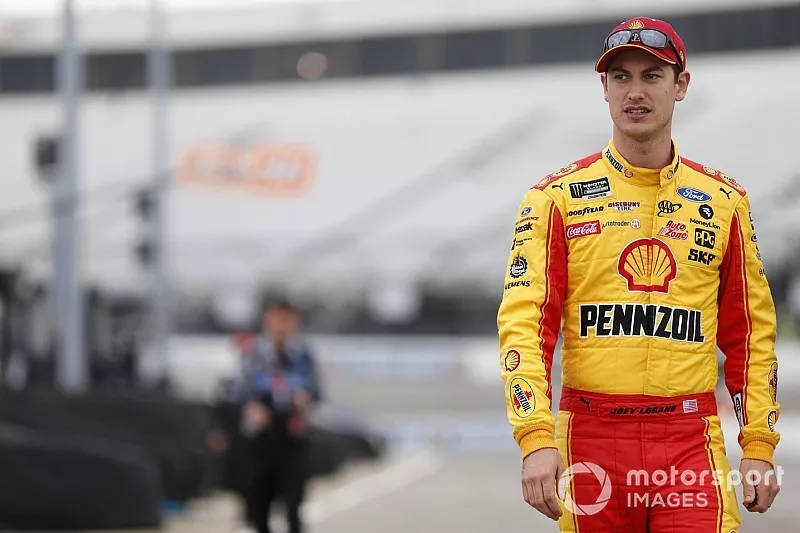 Joey Logano, Team Penske, Ford Mustang Shell Pennzoil