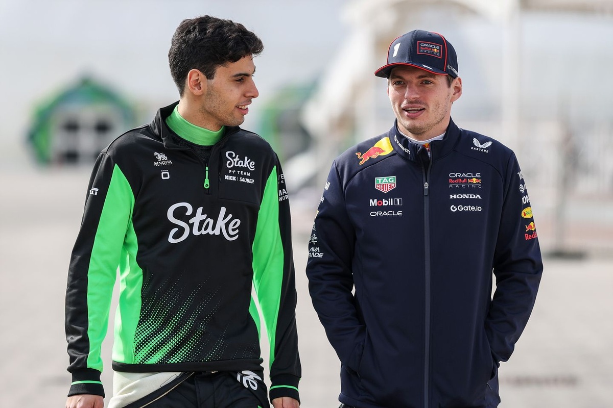 F1 - Verstappen comenta expectativa para disputa contra "amigo" Bortoleto: "Tenho aprendido com ele"