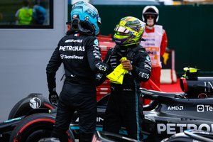 How Hamilton's Ferrari deal makes Russell's F1 2024 harder