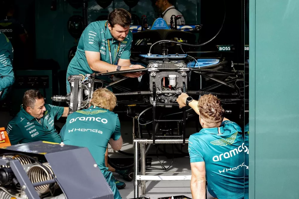 De auto van Fernando Alonso, Aston Martin Racing