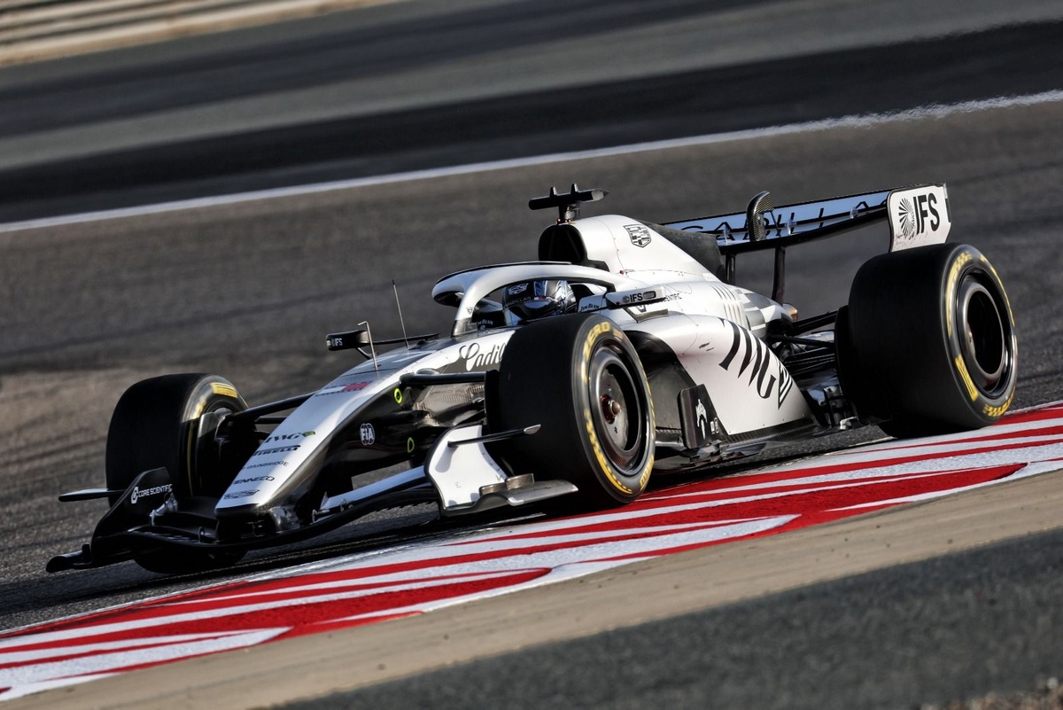 F1 | Cadillac subito in pista in Bahrain: ha fatto il filming day con la nuova livrea