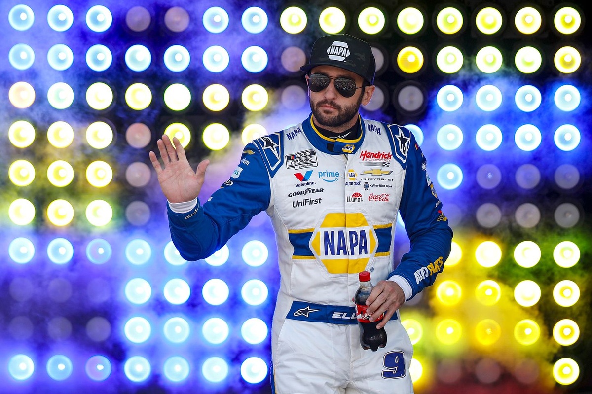 Three NASCAR Cup car chiefs ejected after Darlington inspection failures