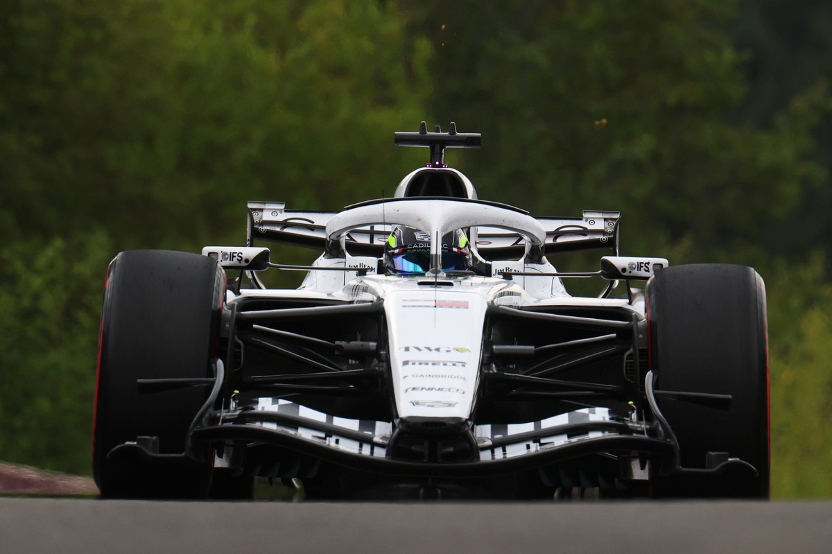 Checo Pérez satisfecho con el nuevo alerón en Spa, ahora enfocado en la administración de energía