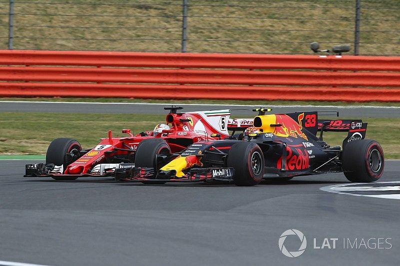  Max Verstappen, Red Bull Racing RB13, Sebastian Vettel, Ferrari SF70H