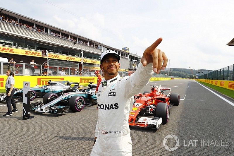 Ganador de la pole Lewis Hamilton, Mercedes AMG F1
