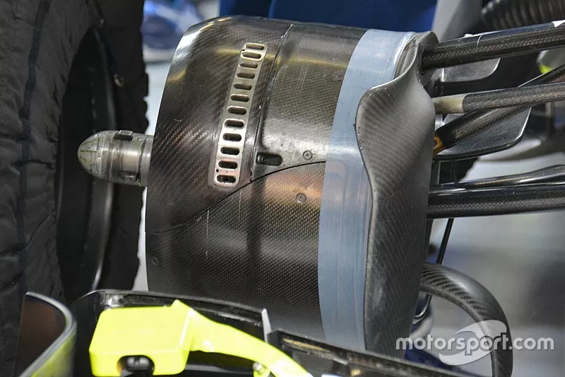 Williams FW38 front detail