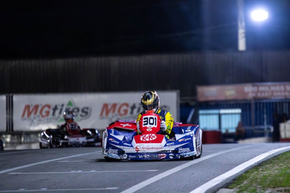 L&eacute;o Reis e Rafa Reis venceram com o kart 301 da Car Racing
